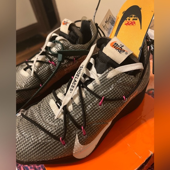 Off white Vapor Street - Picture 4 of 4